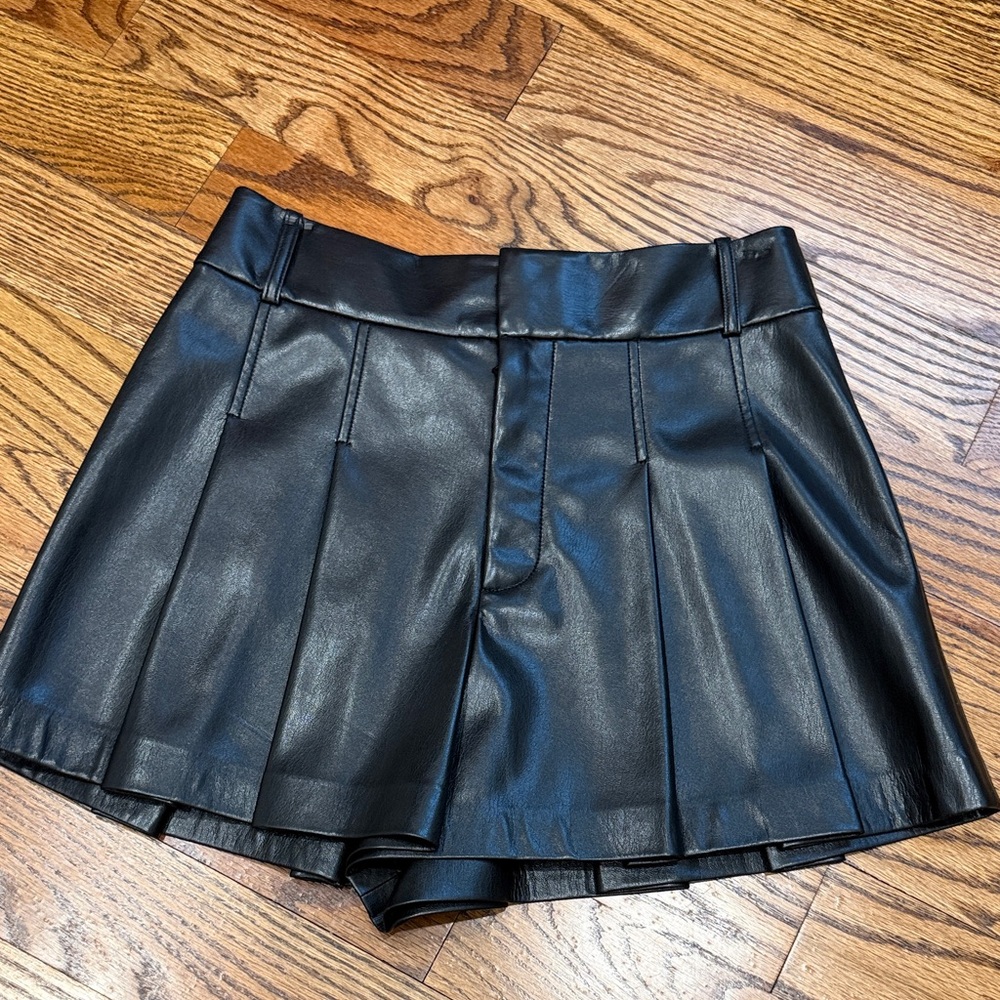 Alice & Olivia Black Faux Leather Pleated Shorts